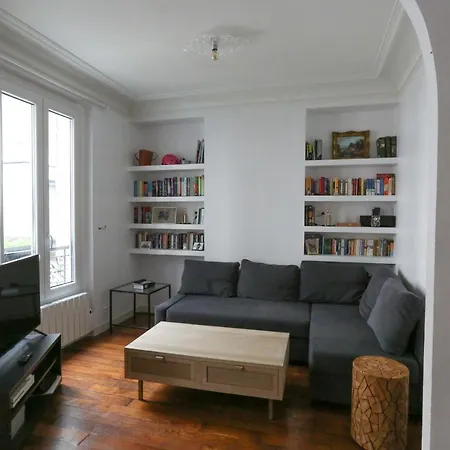 Modern Apartment With A Lot Of Charm In Paris Apartment